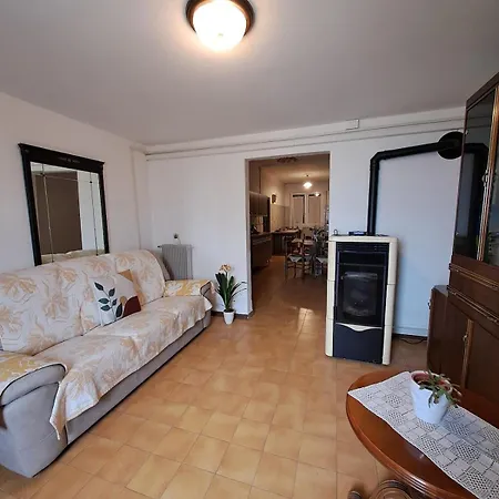 Σπίτι διακοπών A Casa Di Nonna Tarsilla-entire Apartment,5 Guests